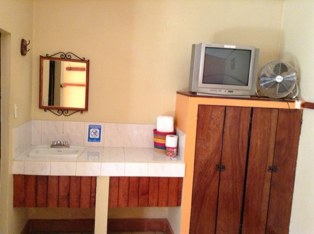 Los Faroles Hotel Uruapan (Michoacan) Quarto foto