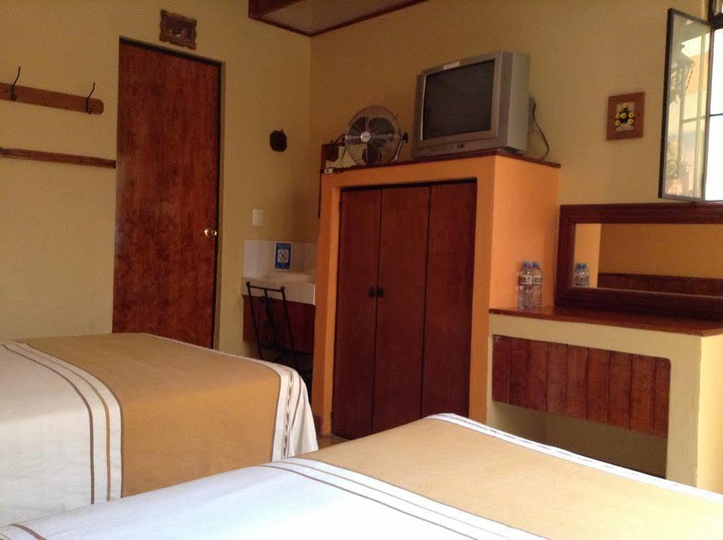 Los Faroles Hotel Uruapan (Michoacan) Exterior foto